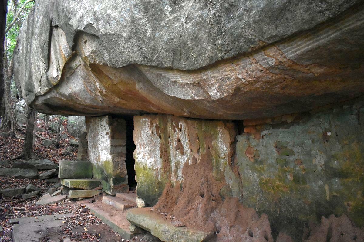 Drip-ledge cave