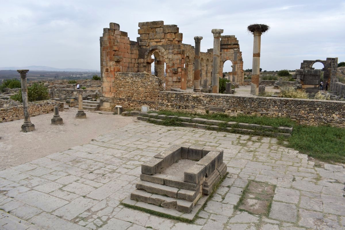 square with a big altar between the temple and the basilica
