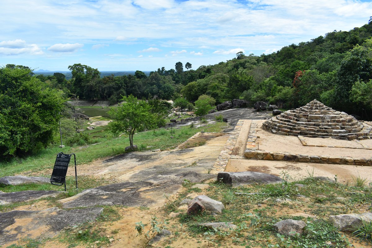 Mahinda stupa