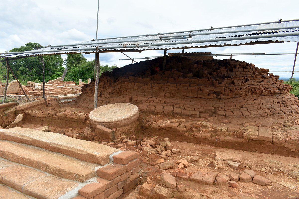 Rassagala - old stupa