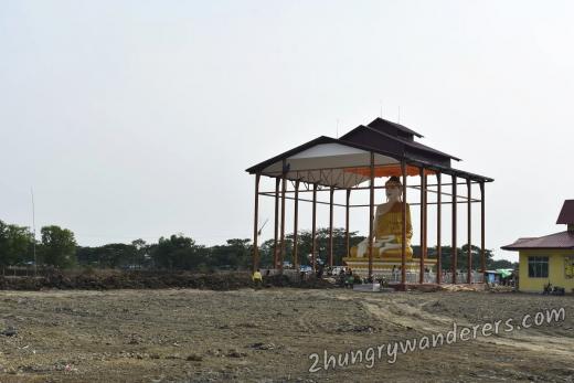 Aung Taw Mu Big Buddha statue